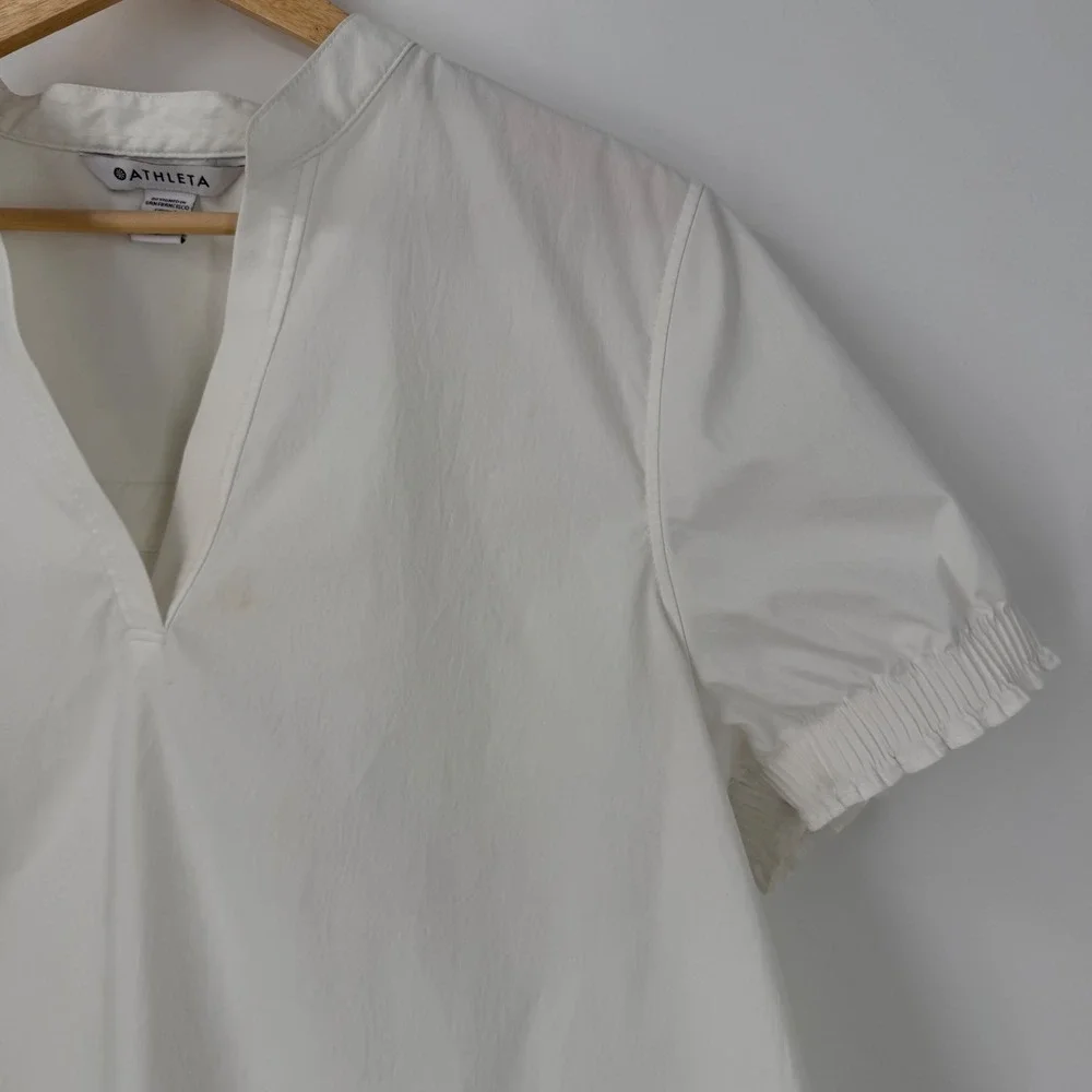 Athleta Levitate Poplin Tee Womens Medium White V-Neck Smocked Puff Sleeve Top